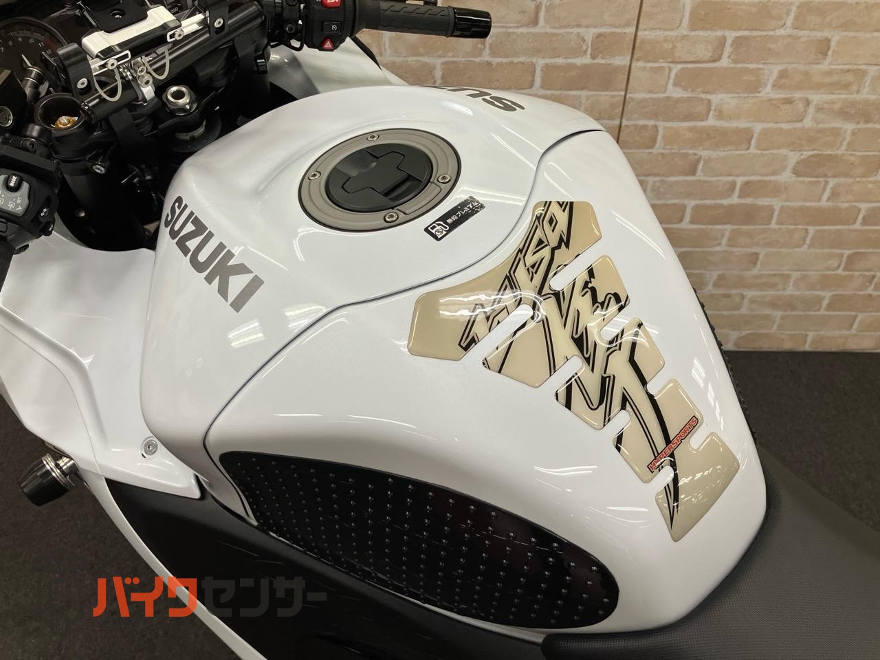 ハヤブサ グリップヒーター　ベビーフェイスバックステップ　スライダー　ドラレコ　ヘルメットロック_27