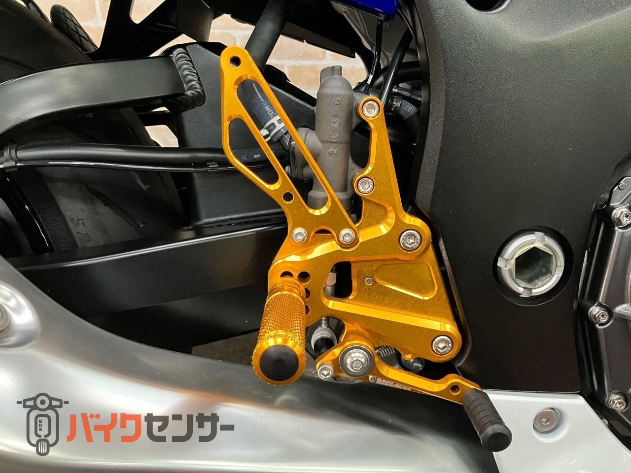 ハヤブサ グリップヒーター　ベビーフェイスバックステップ　スライダー　ドラレコ　ヘルメットロック_32