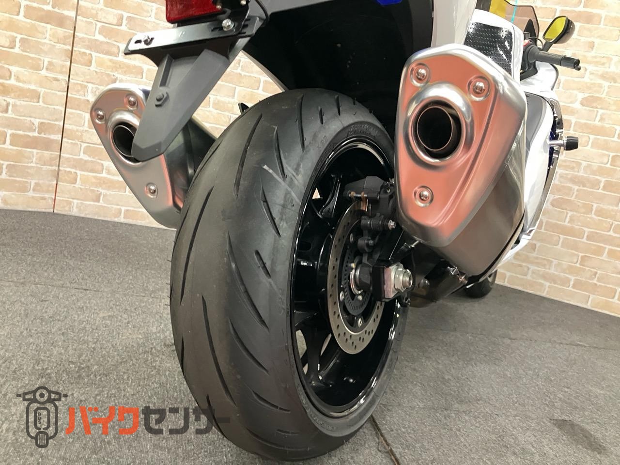 ハヤブサ グリップヒーター　ベビーフェイスバックステップ　スライダー　ドラレコ　ヘルメットロック_40