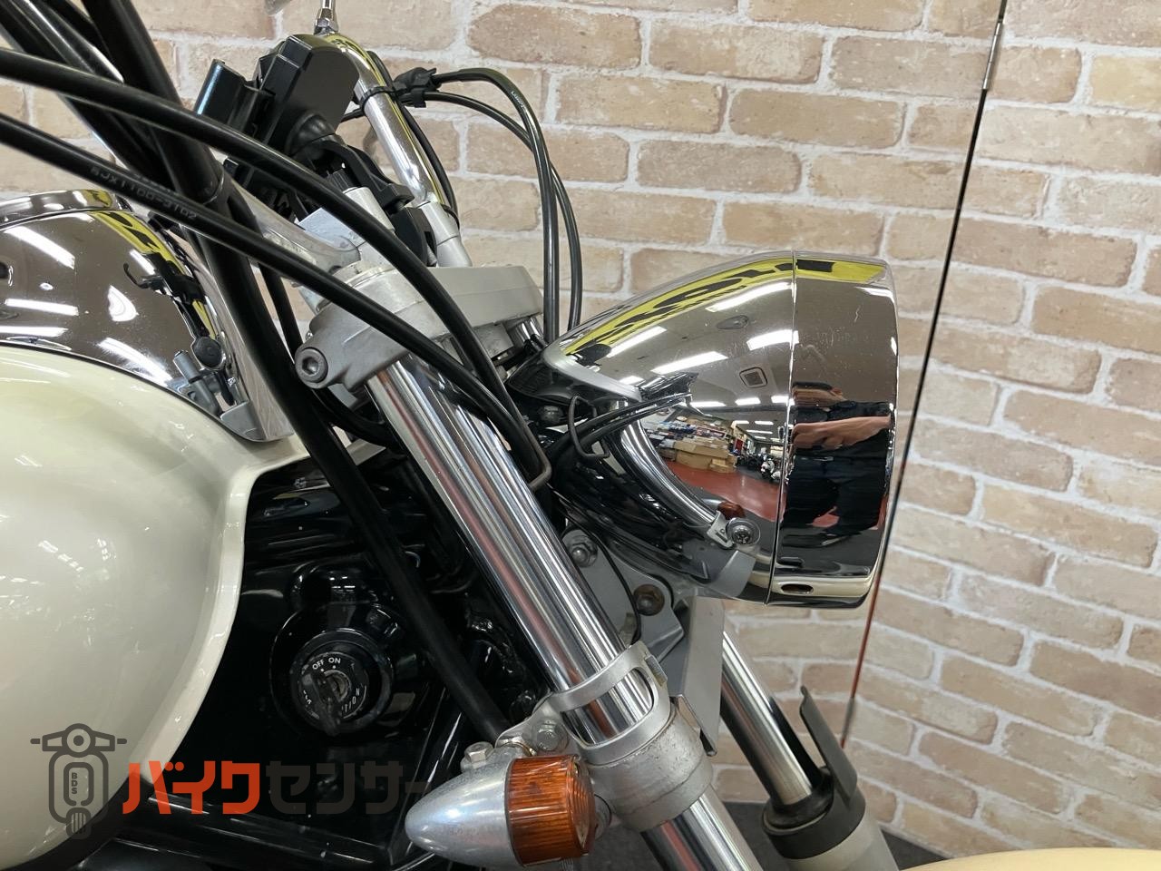 ドラッグスター250  ウインカー　ステップ　アラーム　サイドバック　サポート　白ベージュ_7