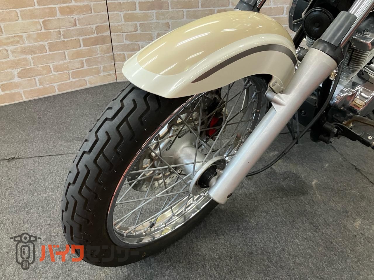 ドラッグスター250  ウインカー　ステップ　アラーム　サイドバック　サポート　白ベージュ_13