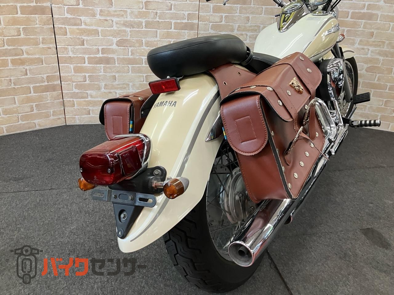 ドラッグスター250  ウインカー　ステップ　アラーム　サイドバック　サポート　白ベージュ_15