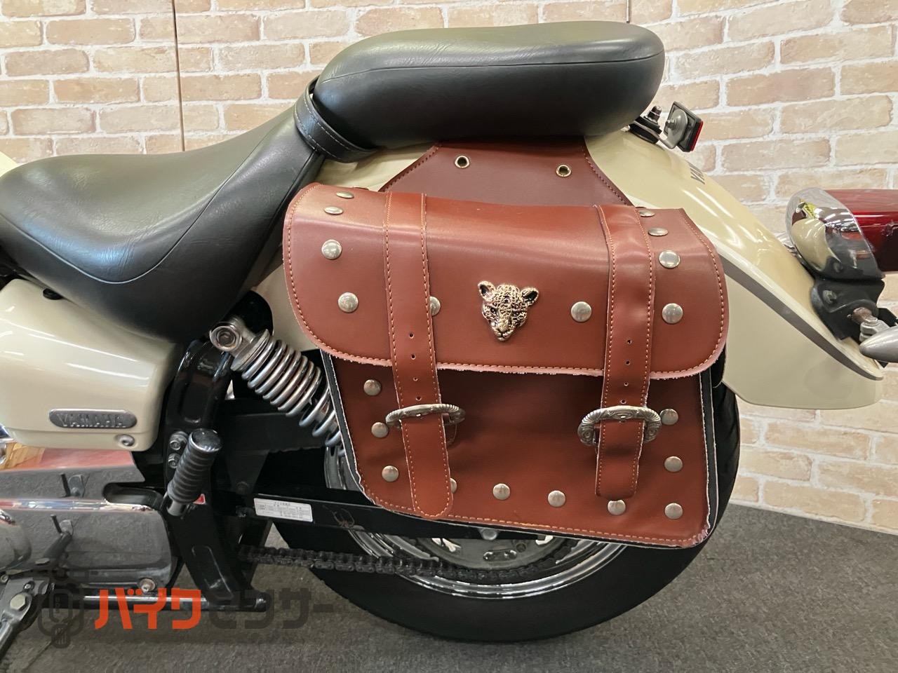 ドラッグスター250  ウインカー　ステップ　アラーム　サイドバック　サポート　白ベージュ_16