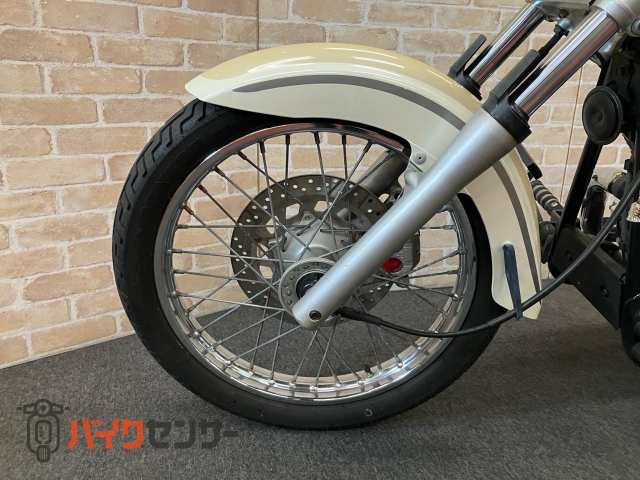 ドラッグスター250  ウインカー　ステップ　アラーム　サイドバック　サポート　白ベージュ_19