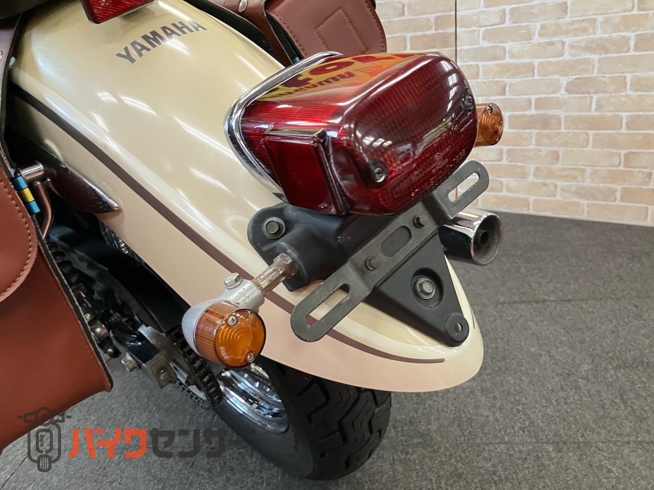 ドラッグスター250  ウインカー　ステップ　アラーム　サイドバック　サポート　白ベージュ_25