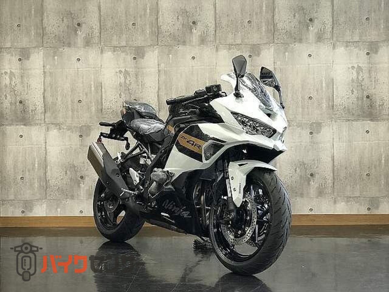 カワサキ NINJA ZX-4R SE 2026年モデル パールロボティックホワイト