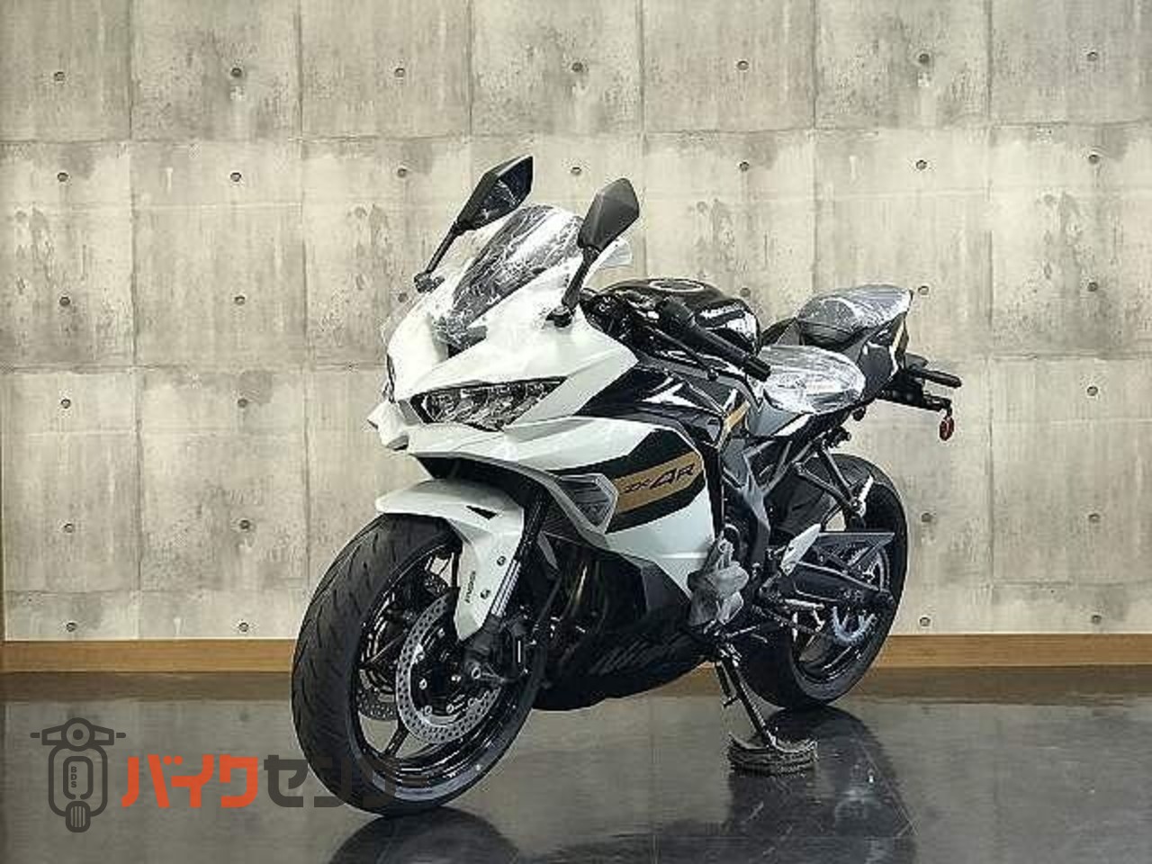 カワサキ NINJA ZX-4R SE 2026年モデル パールロボティックホワイト