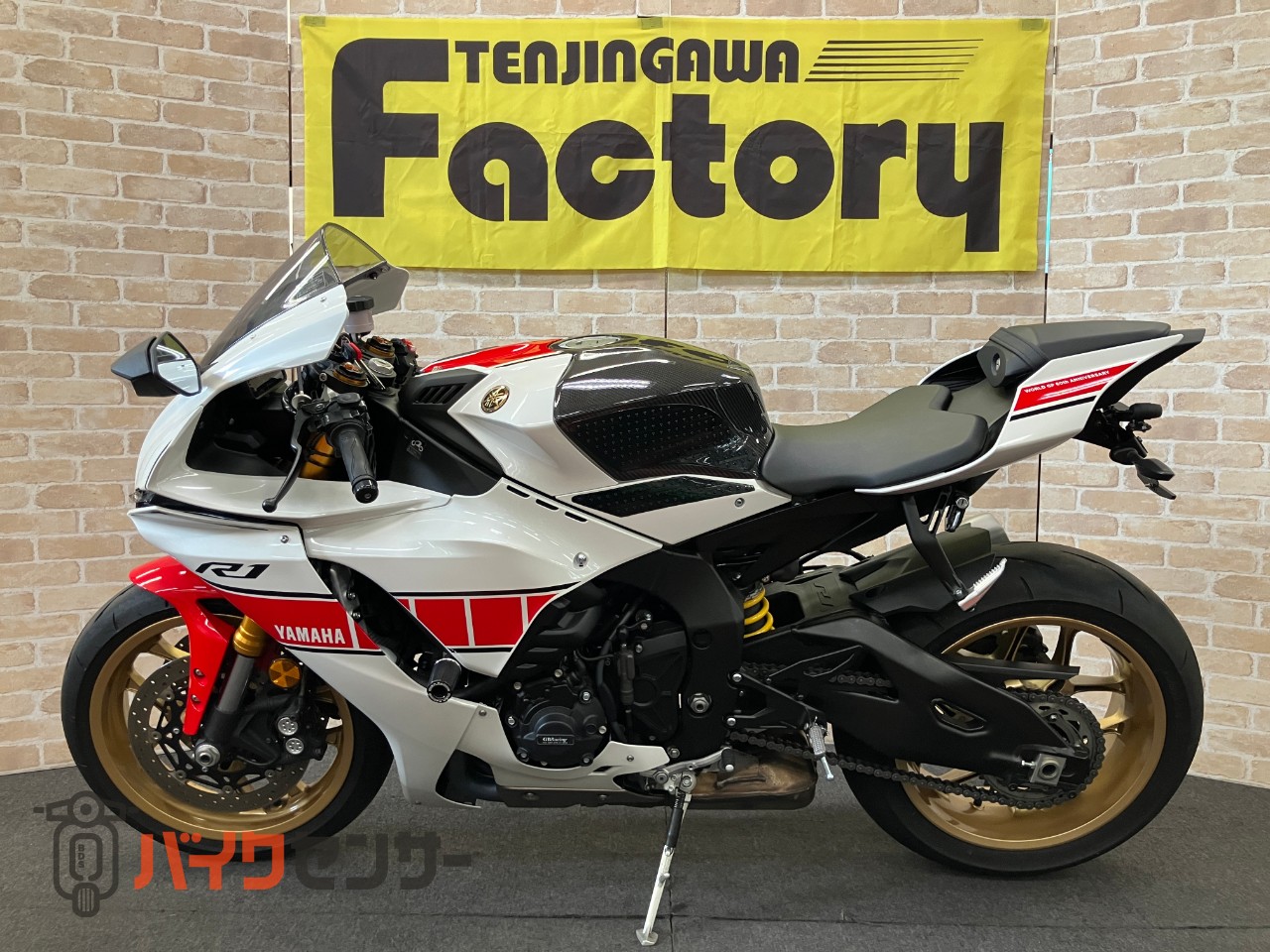 YZF-R1 60thアニバーサリー　GBレーシングカバー　OVERスライダー　フェンダーレス　カーボンタンクカバー　ドラレコ　ETC_1