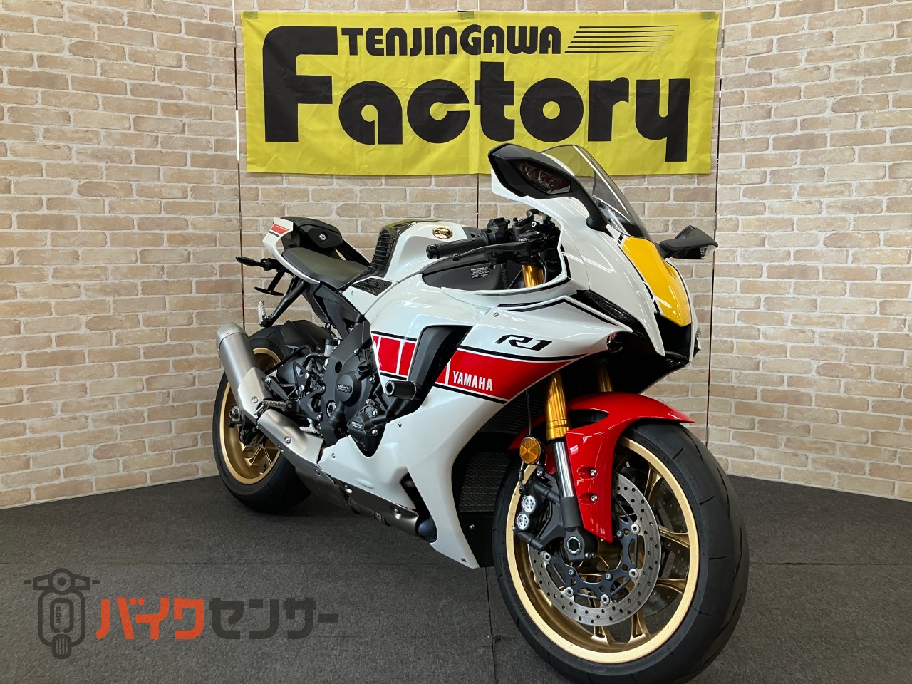 YZF-R1 60thアニバーサリー　GBレーシングカバー　OVERスライダー　フェンダーレス　カーボンタンクカバー　ドラレコ　ETC_2