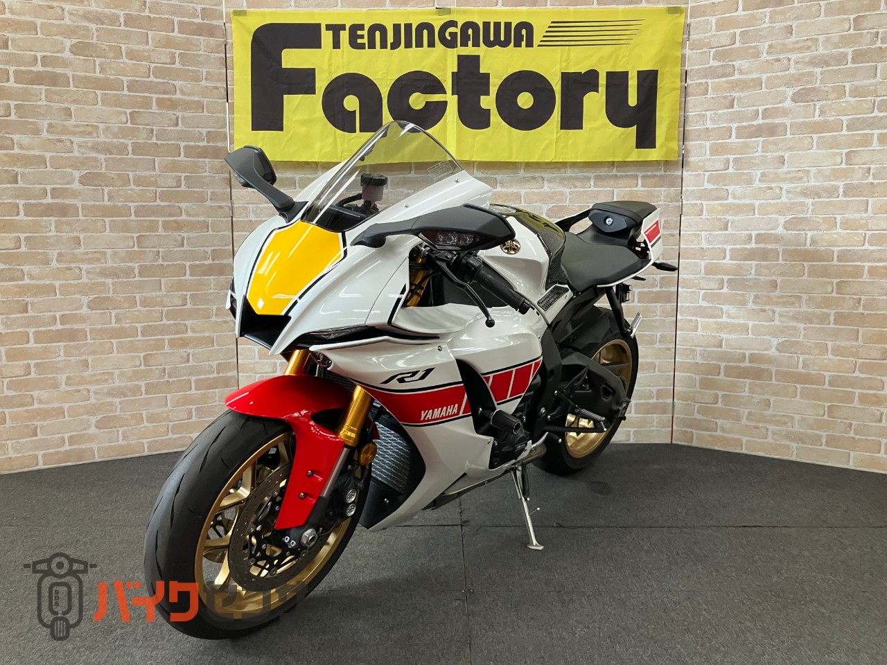 YZF-R1 60thアニバーサリー　GBレーシングカバー　OVERスライダー　フェンダーレス　カーボンタンクカバー　ドラレコ　ETC_3