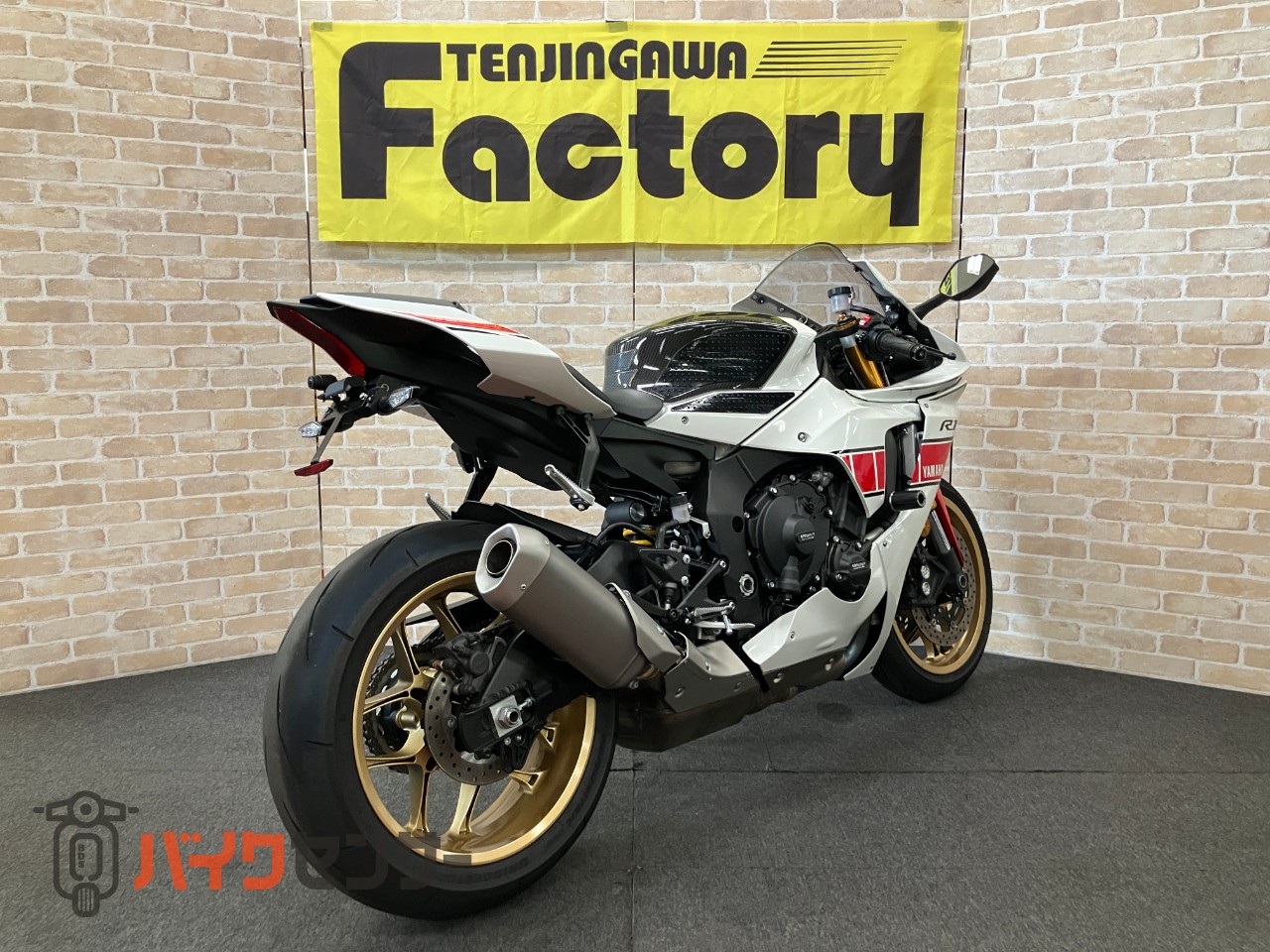 YZF-R1 60thアニバーサリー　GBレーシングカバー　OVERスライダー　フェンダーレス　カーボンタンクカバー　ドラレコ　ETC_4