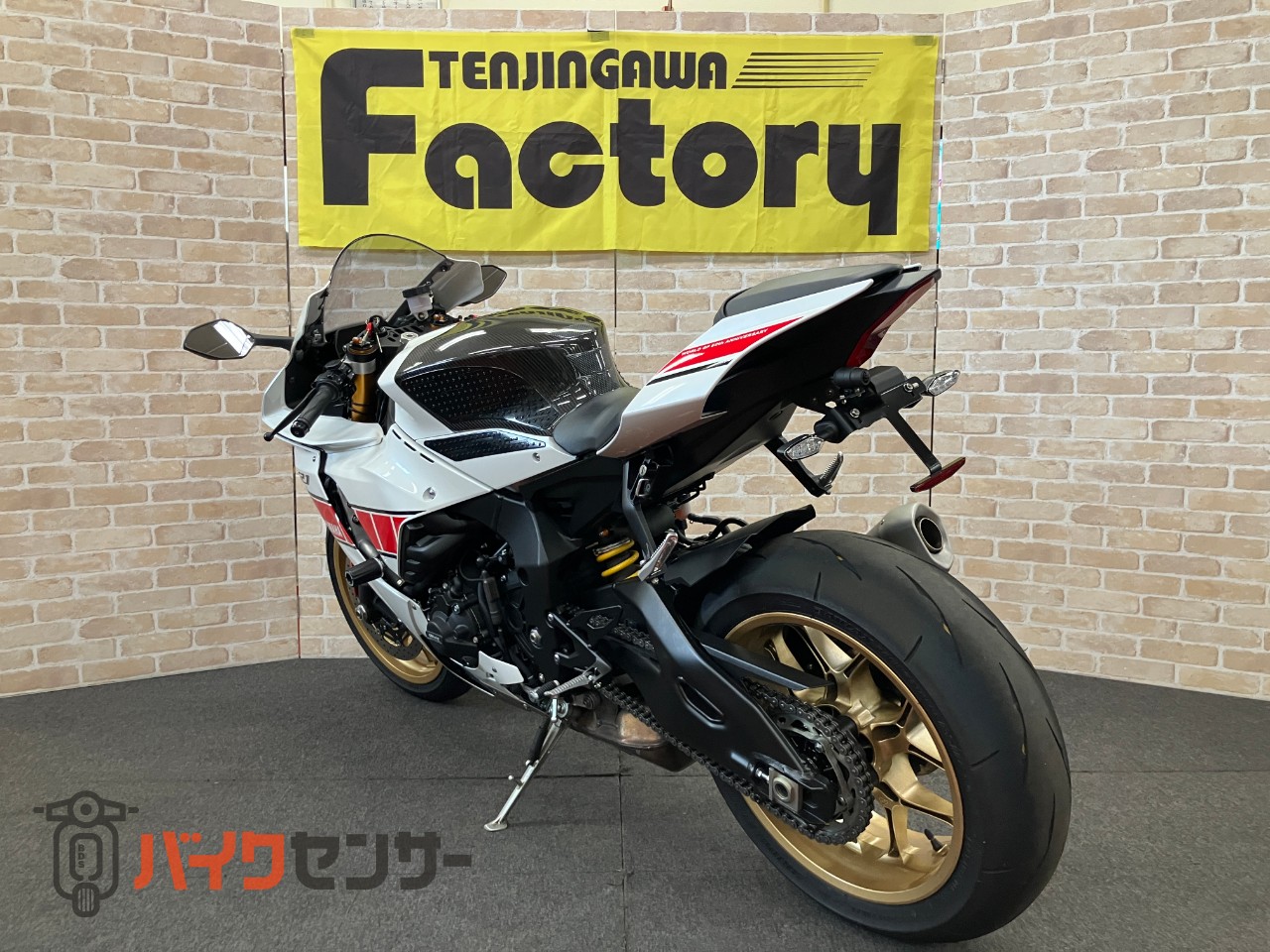 YZF-R1 60thアニバーサリー　GBレーシングカバー　OVERスライダー　フェンダーレス　カーボンタンクカバー　ドラレコ　ETC_5