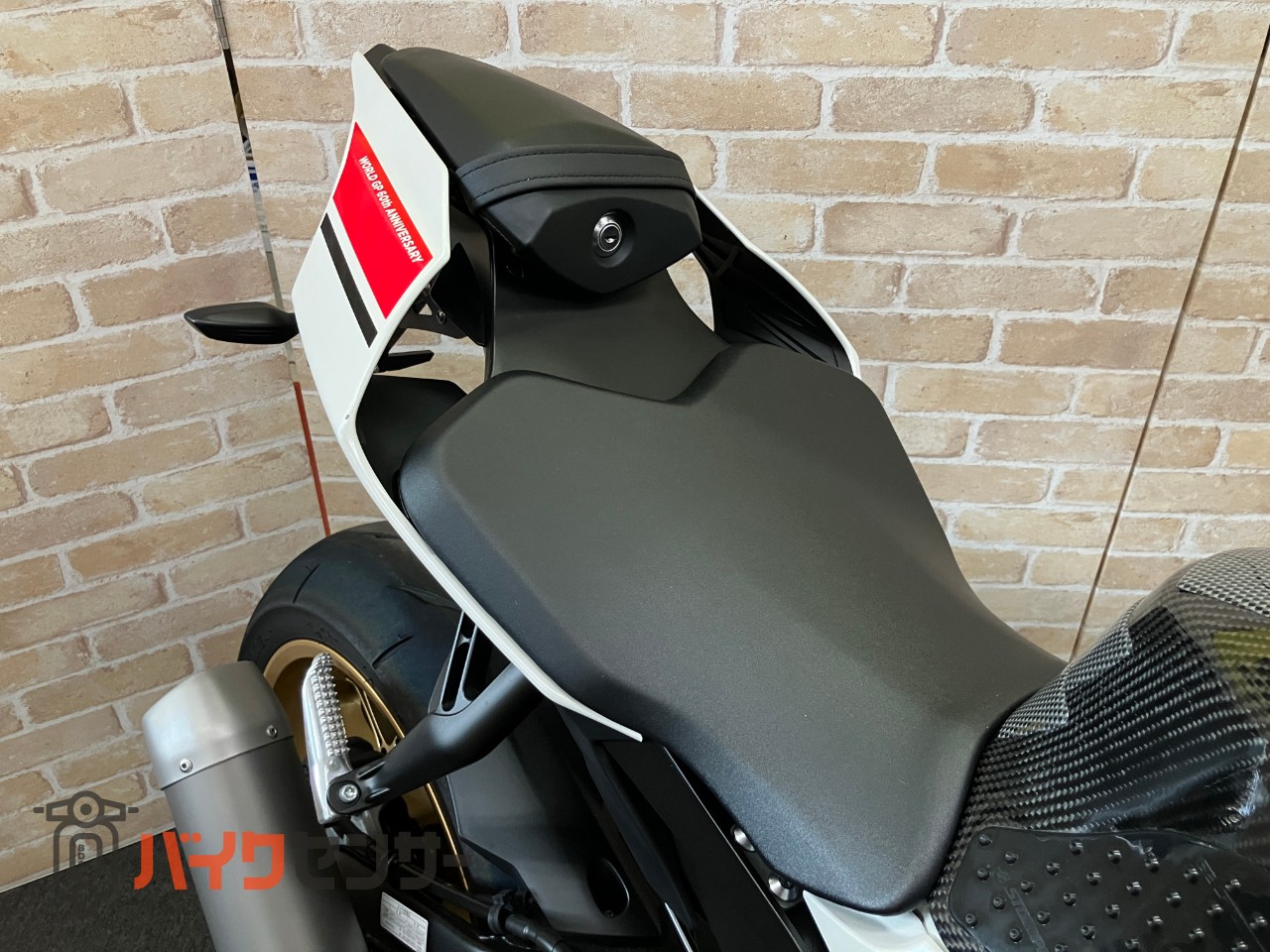 YZF-R1 60thアニバーサリー　GBレーシングカバー　OVERスライダー　フェンダーレス　カーボンタンクカバー　ドラレコ　ETC_7