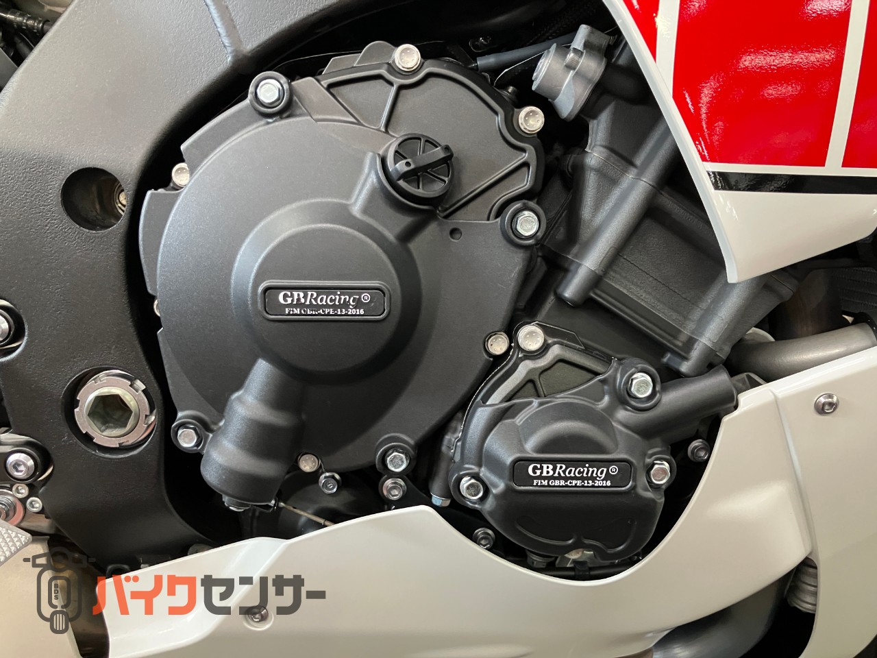 YZF-R1 60thアニバーサリー　GBレーシングカバー　OVERスライダー　フェンダーレス　カーボンタンクカバー　ドラレコ　ETC_12
