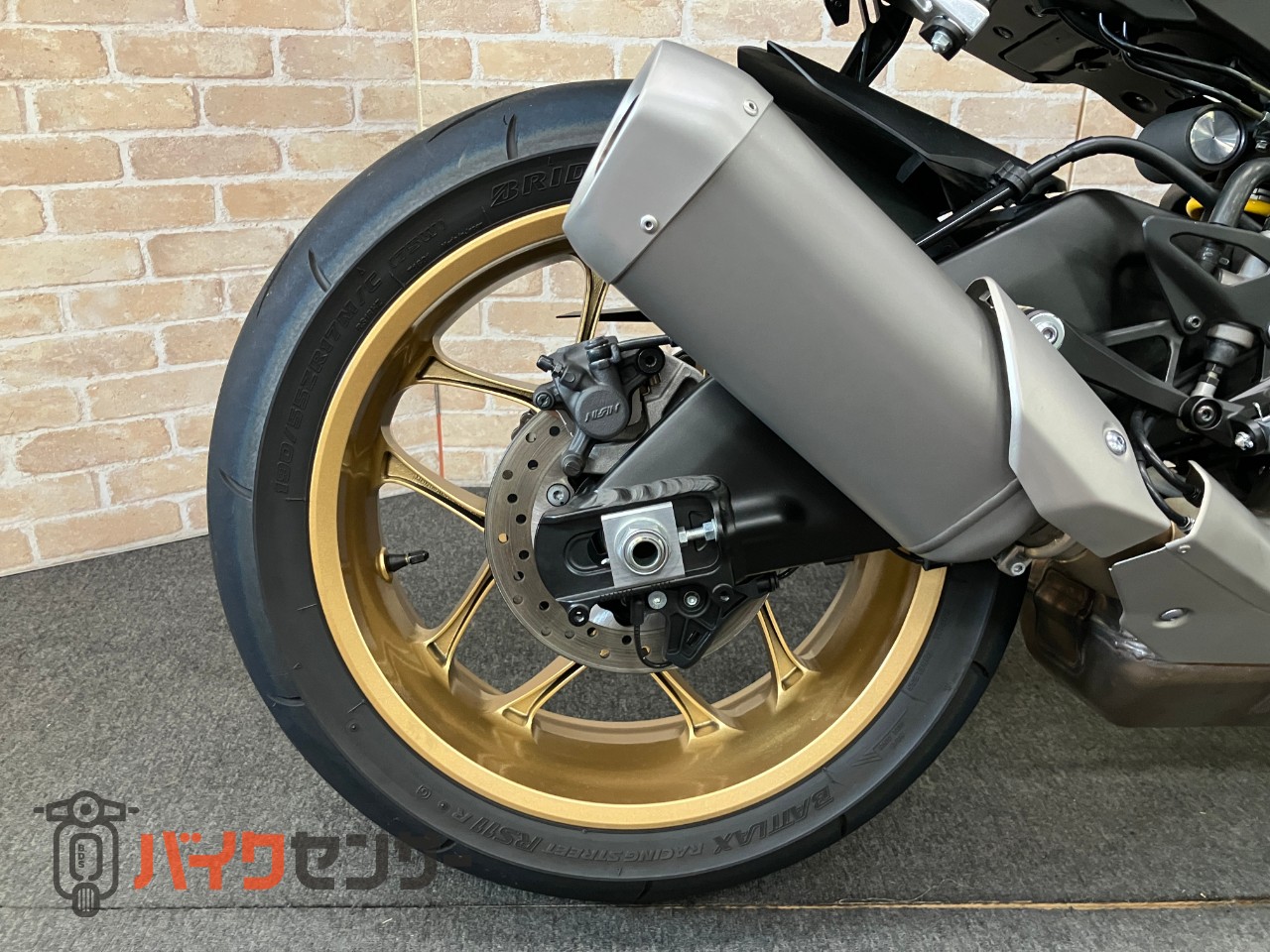 YZF-R1 60thアニバーサリー　GBレーシングカバー　OVERスライダー　フェンダーレス　カーボンタンクカバー　ドラレコ　ETC_16