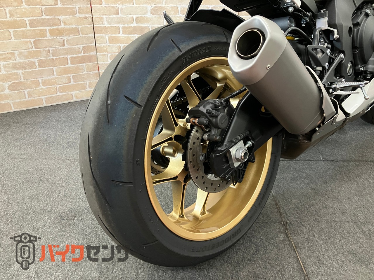 YZF-R1 60thアニバーサリー　GBレーシングカバー　OVERスライダー　フェンダーレス　カーボンタンクカバー　ドラレコ　ETC_19