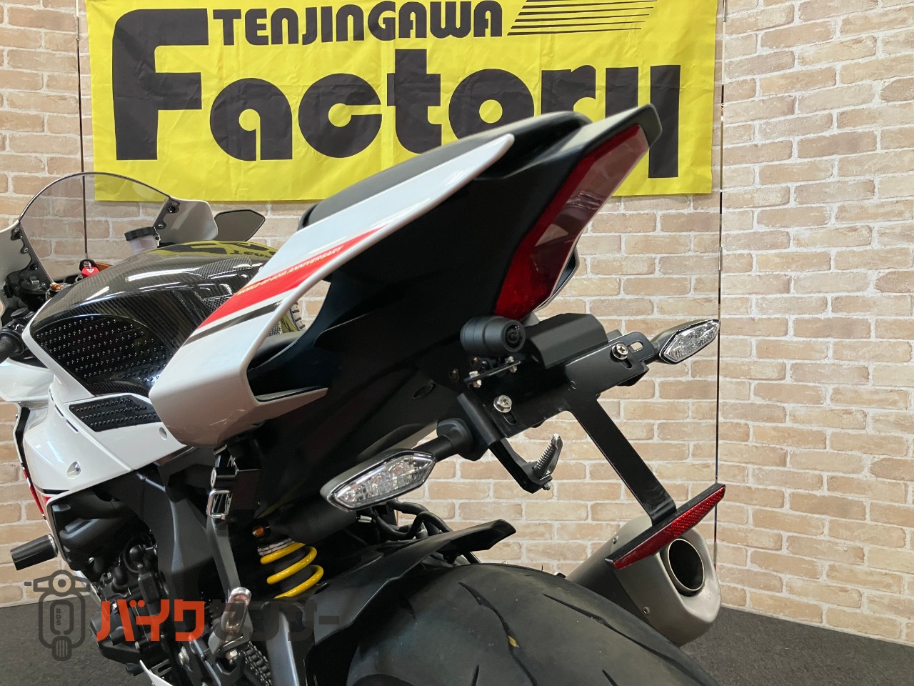 YZF-R1 60thアニバーサリー　GBレーシングカバー　OVERスライダー　フェンダーレス　カーボンタンクカバー　ドラレコ　ETC_24