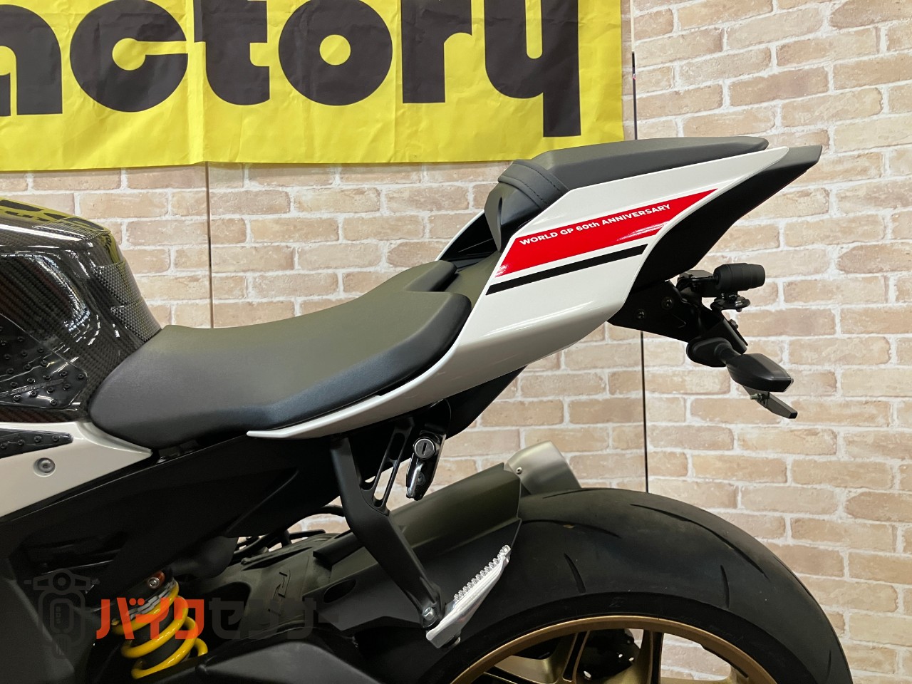 YZF-R1 60thアニバーサリー　GBレーシングカバー　OVERスライダー　フェンダーレス　カーボンタンクカバー　ドラレコ　ETC_36