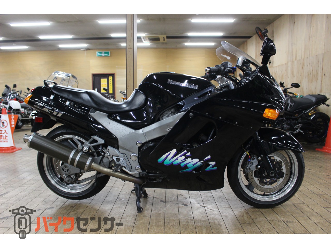 ふふ出品 S カワサキ 大阪～整備済み NINJA ZX-11 フルエキ仕様 車検2年
