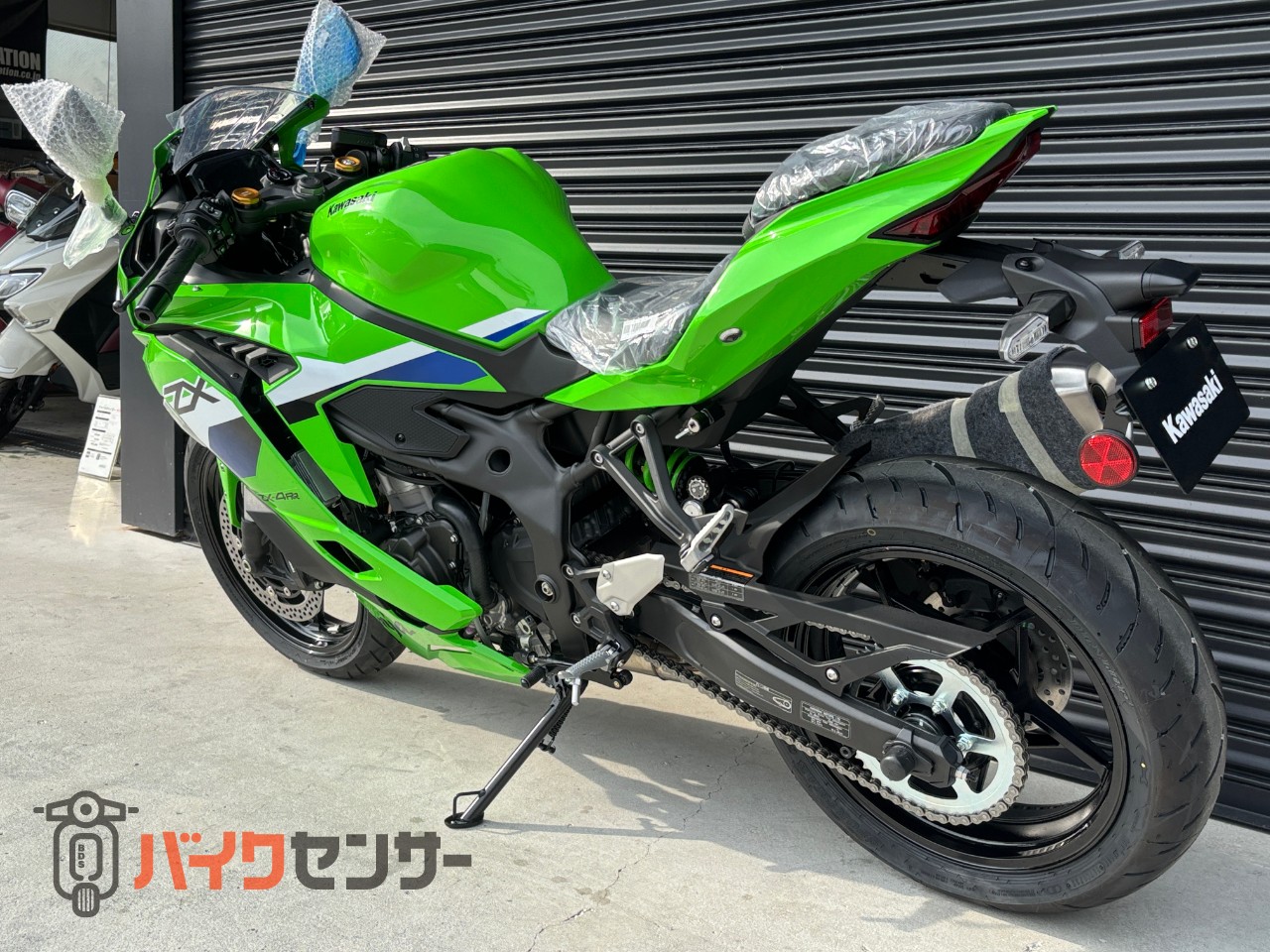 カワサキ NINJA ZX-4RR 2026年モデル ローソンカラー！（コンビニの