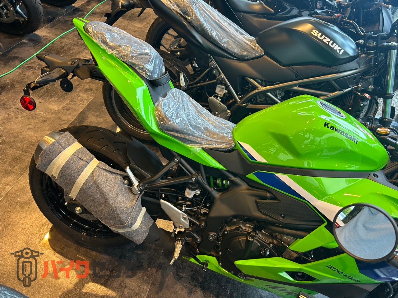 カワサキ NINJA ZX-4RR 2026年モデル ローソンカラー！（コンビニの