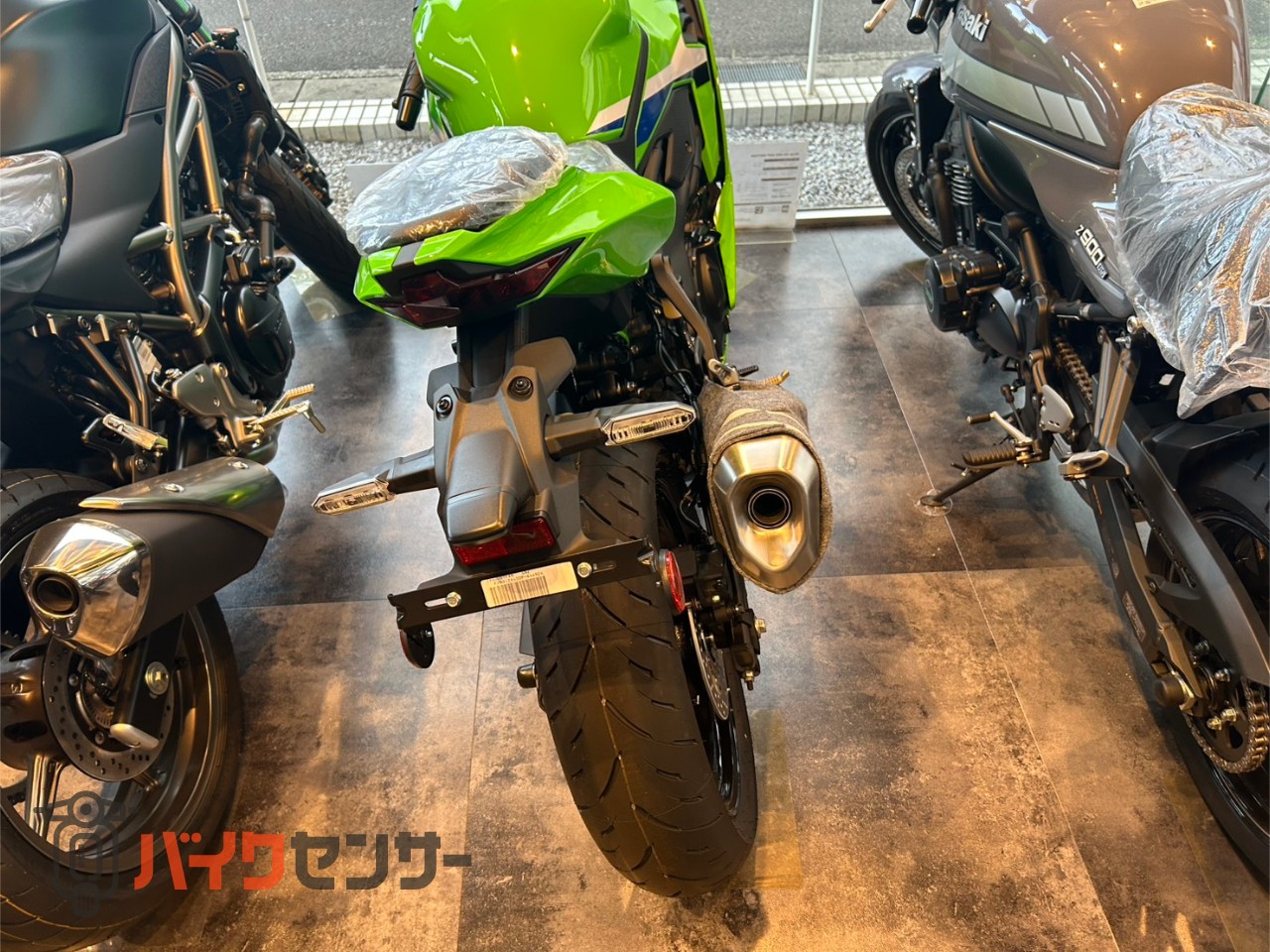 カワサキ NINJA ZX-4RR 2026年モデル ローソンカラー！（コンビニの