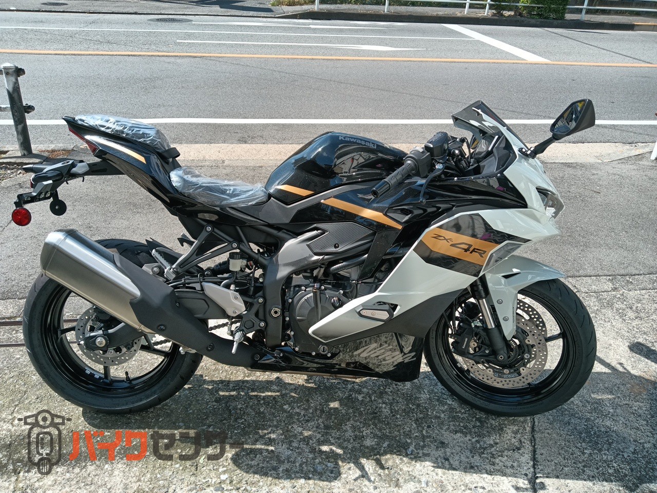 シモカワサキホさん専用.5 中古 KAWASAKI カワサキ Ninja ZX−25R SE 2021 は