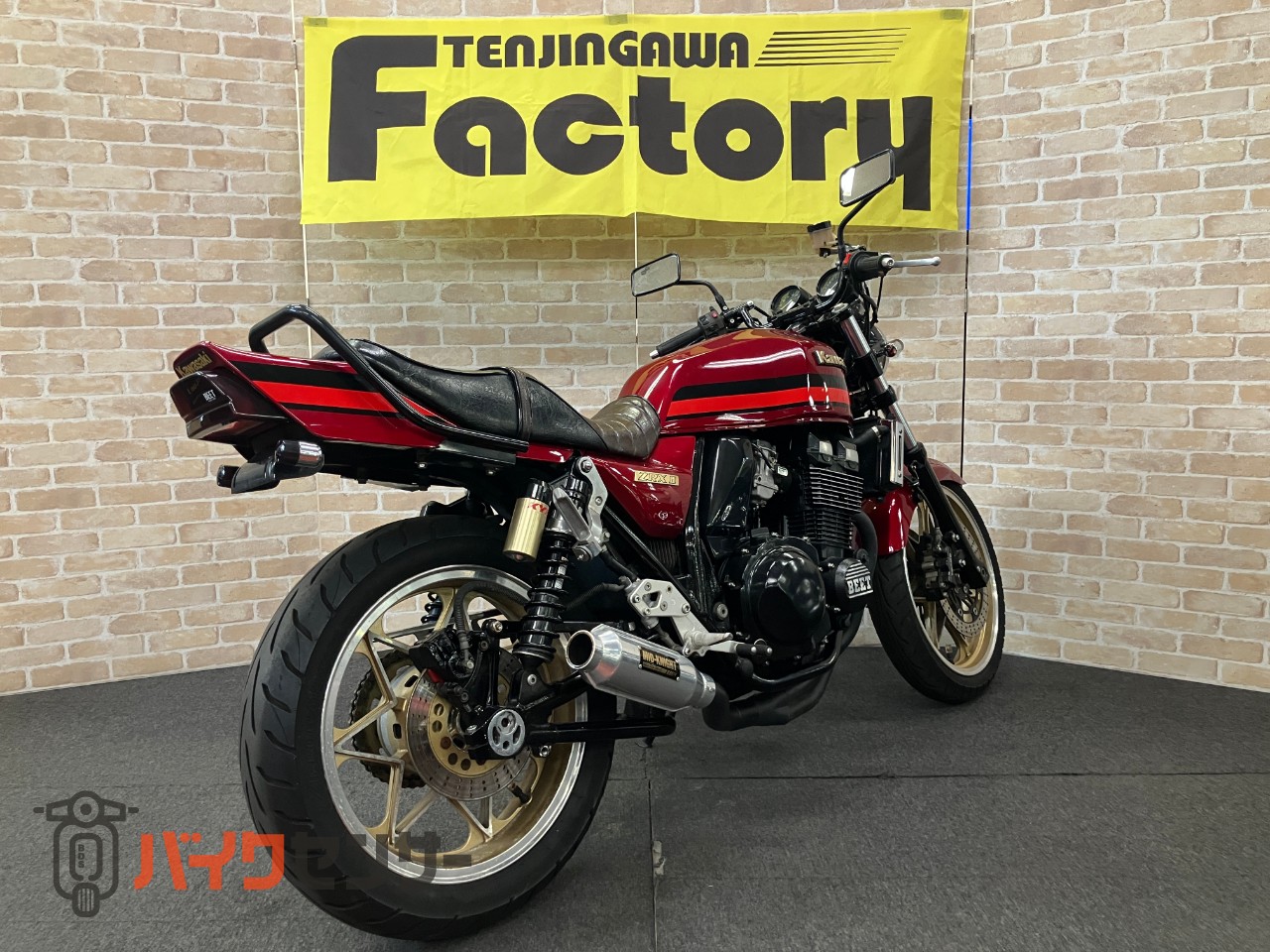 ZRX400 cibieヘッドライト　ミッドナイトマフラー　18インチキャストホイール　ハンドル　BEETハイパーバンク　エンジンカバー等_3
