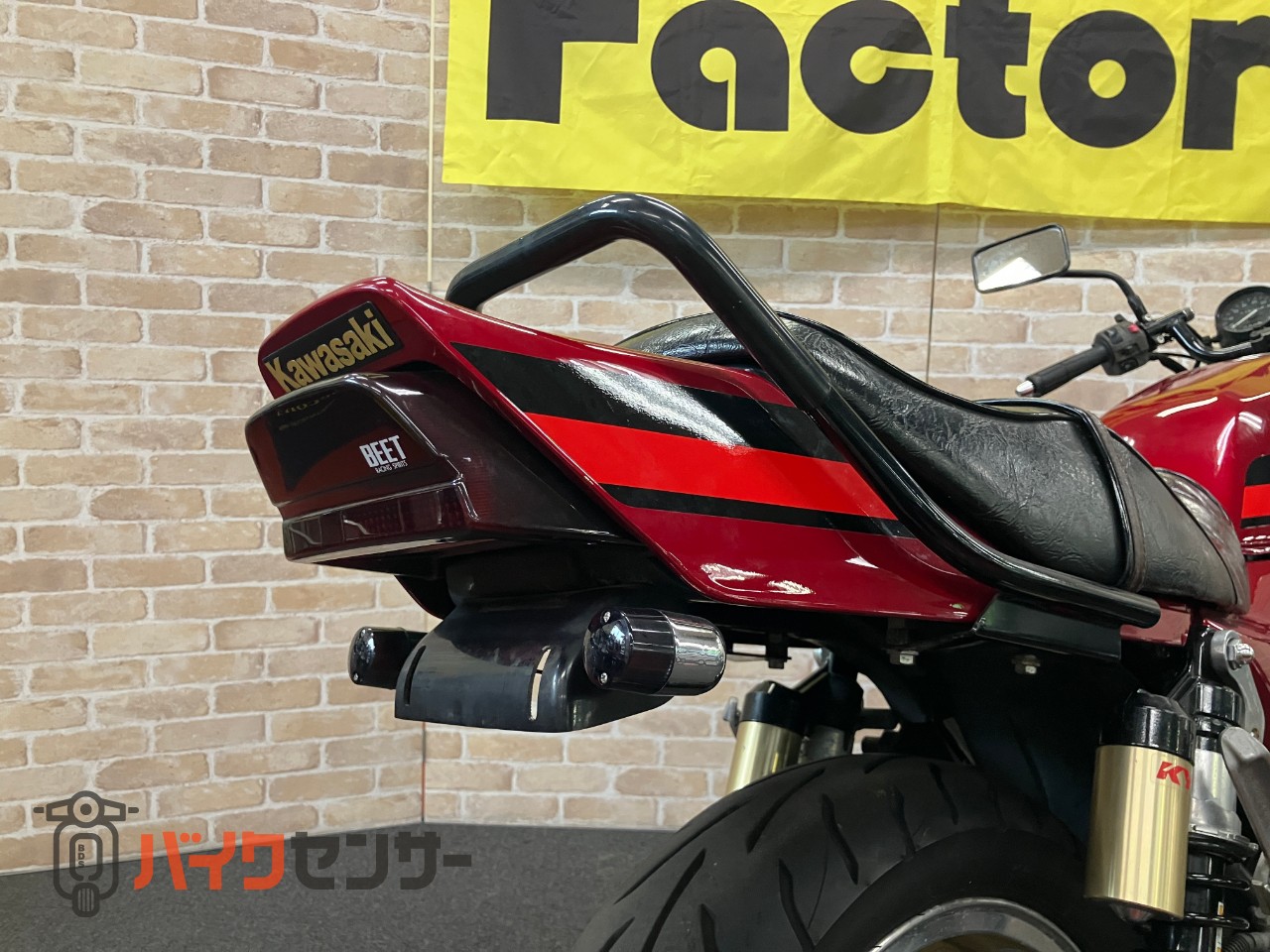 ZRX400 cibieヘッドライト　ミッドナイトマフラー　18インチキャストホイール　ハンドル　BEETハイパーバンク　エンジンカバー等_10
