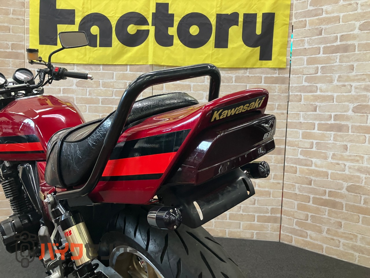 ZRX400 cibieヘッドライト　ミッドナイトマフラー　18インチキャストホイール　ハンドル　BEETハイパーバンク　エンジンカバー等_16
