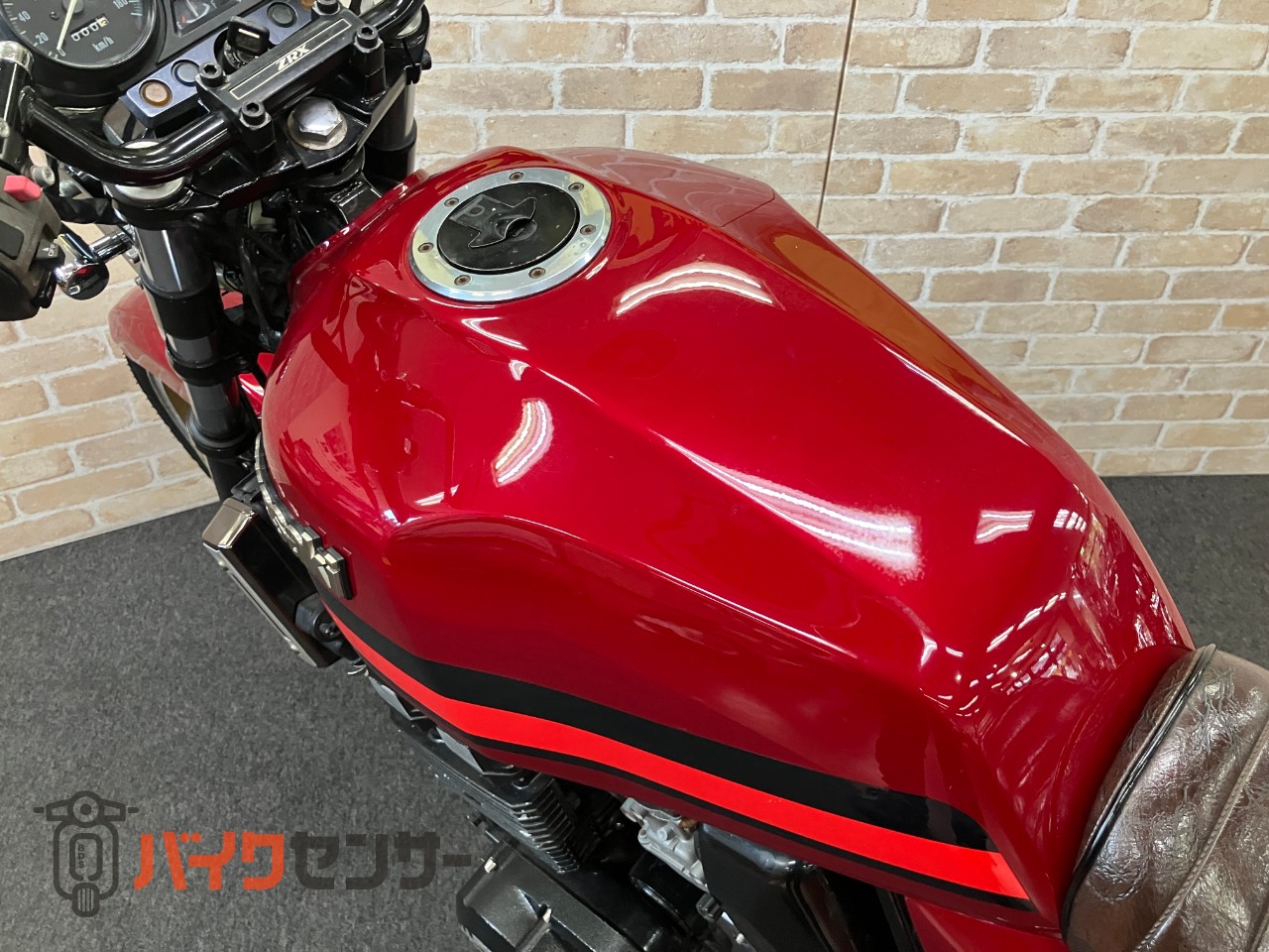 ZRX400 cibieヘッドライト　ミッドナイトマフラー　18インチキャストホイール　ハンドル　BEETハイパーバンク　エンジンカバー等_18