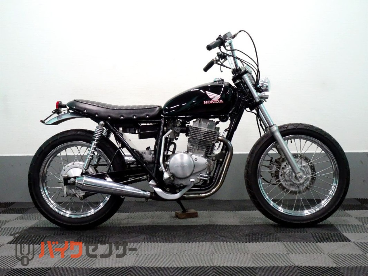 ホンダ 12月限定特典乗り出し価格よりCB400SSスカチューンされたSSは