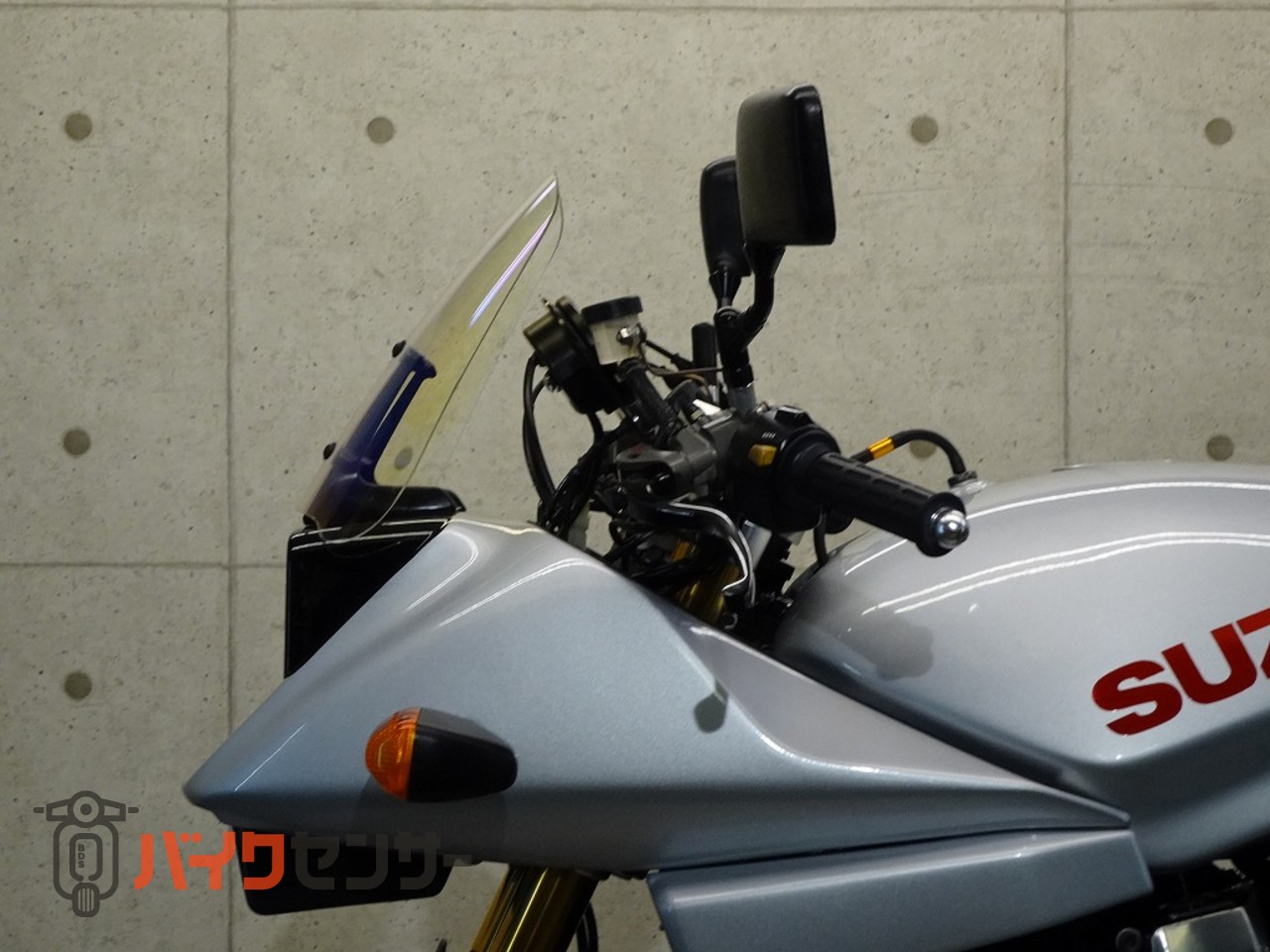 スズキ GSX1400 2002年モデル 油冷エンジン 神戸ユニコーン