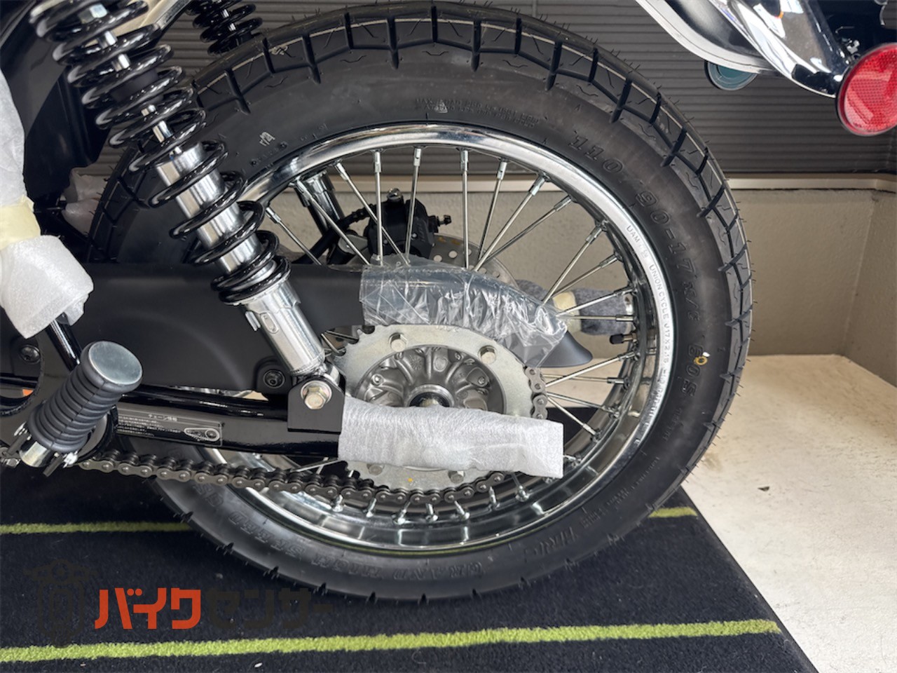 カワサキ W230 2026年モデル B560112| BDSバイクセンサー