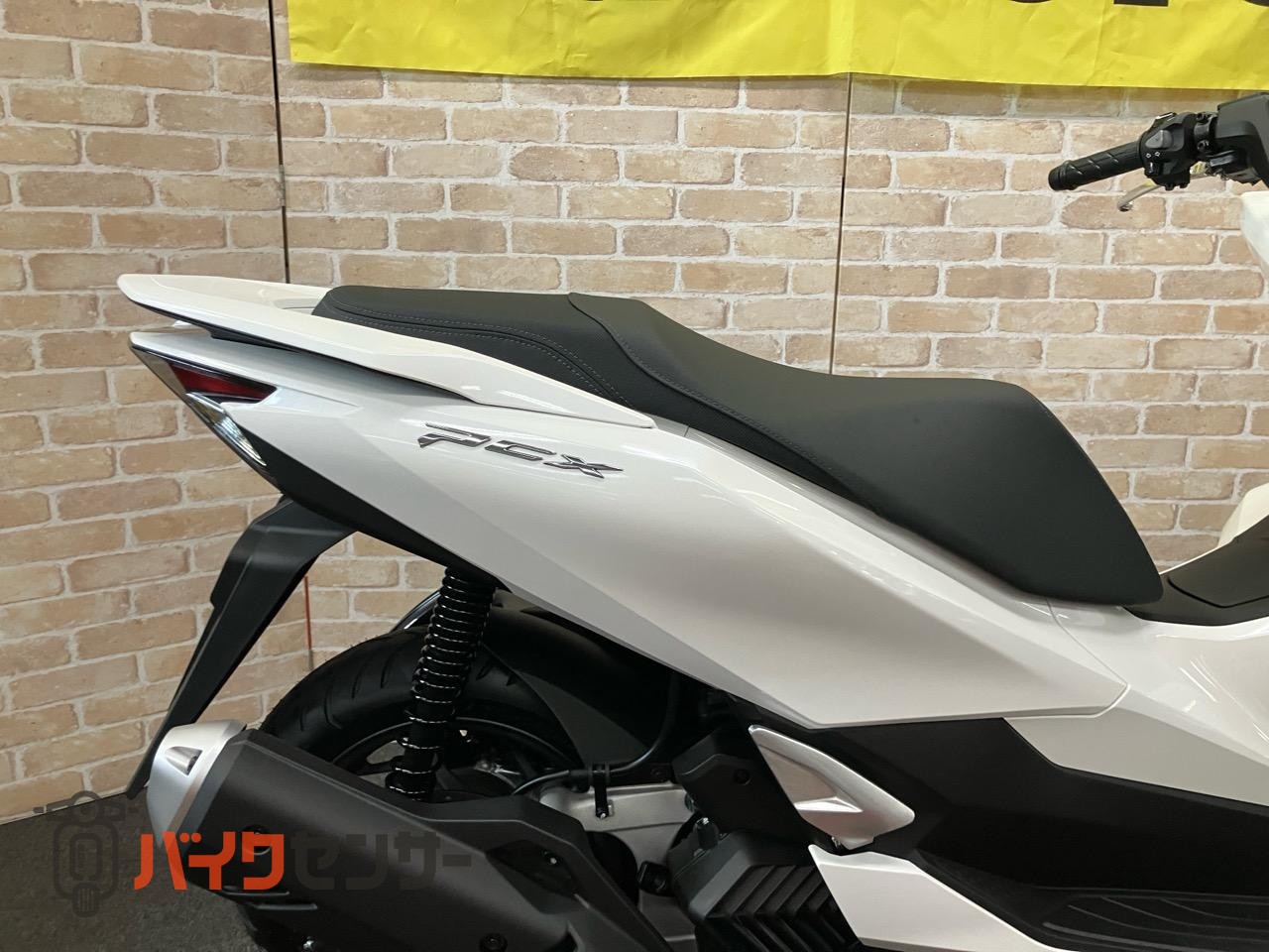 PCX125 新型　2025年モデル　スマートキー　LEDヘッドライト　メットイン　サイドスタンド_8