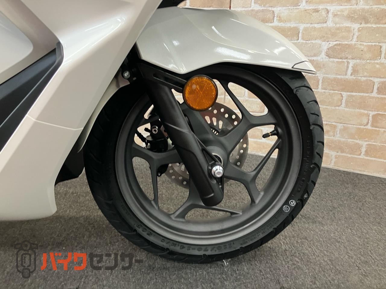 PCX125 新型　2025年モデル　スマートキー　LEDヘッドライト　メットイン　サイドスタンド_9