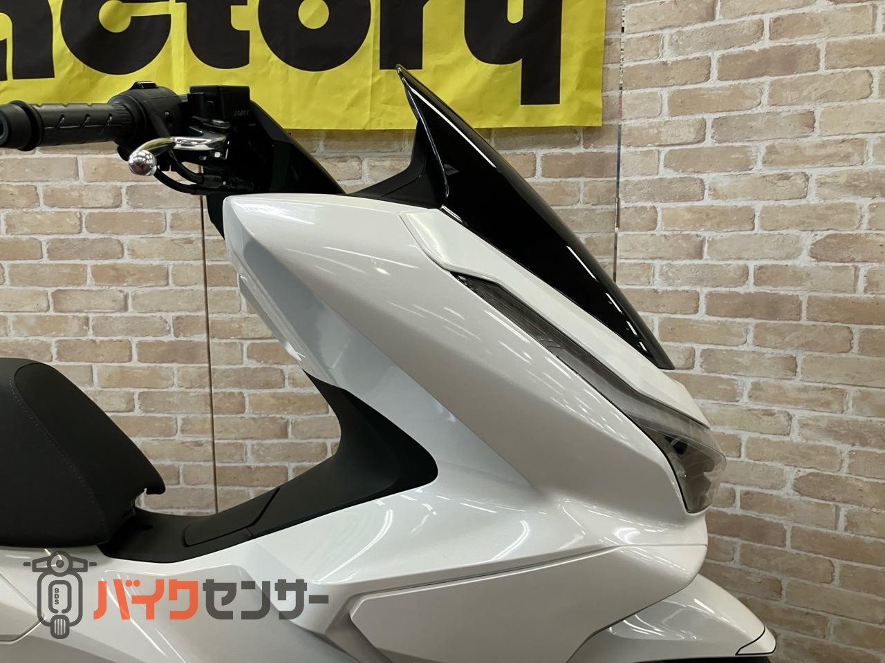 PCX125 新型　2025年モデル　スマートキー　LEDヘッドライト　メットイン　サイドスタンド_10