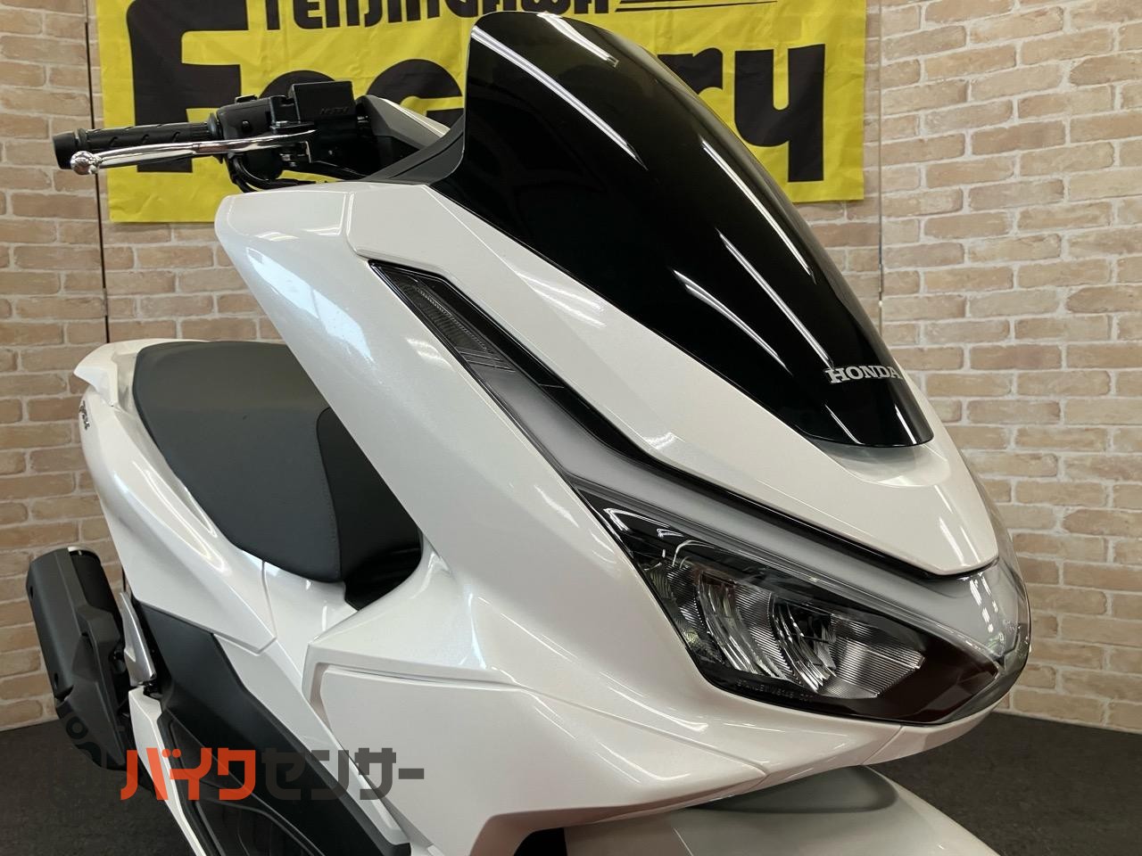 PCX125 新型　2025年モデル　スマートキー　LEDヘッドライト　メットイン　サイドスタンド_14