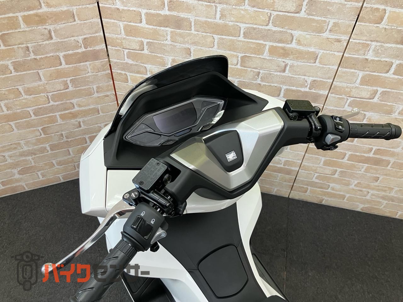 PCX125 新型　2025年モデル　スマートキー　LEDヘッドライト　メットイン　サイドスタンド_23