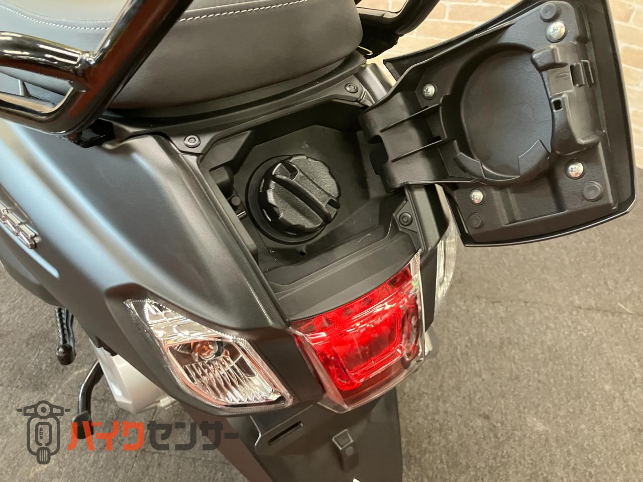 アドレス１２５　２０２６年モデル　　SEPエンジン　リアキャリア　ＬＥＤヘッドライト　フラットフロアー　国内仕様　新車_6