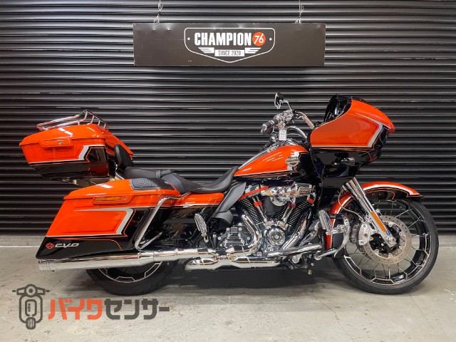 CVO FLTRXSE ロードグライド　バンスマフラー　サブウーファー　トップケース　シーシーバー　前後ドラレコ　ＥＴＣ２．０