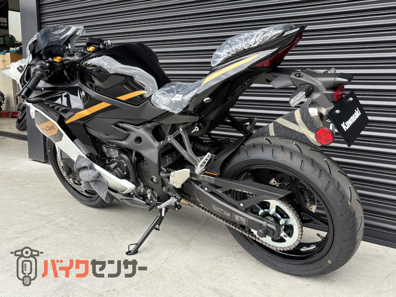 カワサキ NINJA ZX-4R SE 【近隣の方限定】2026年モデル新色パールロボ