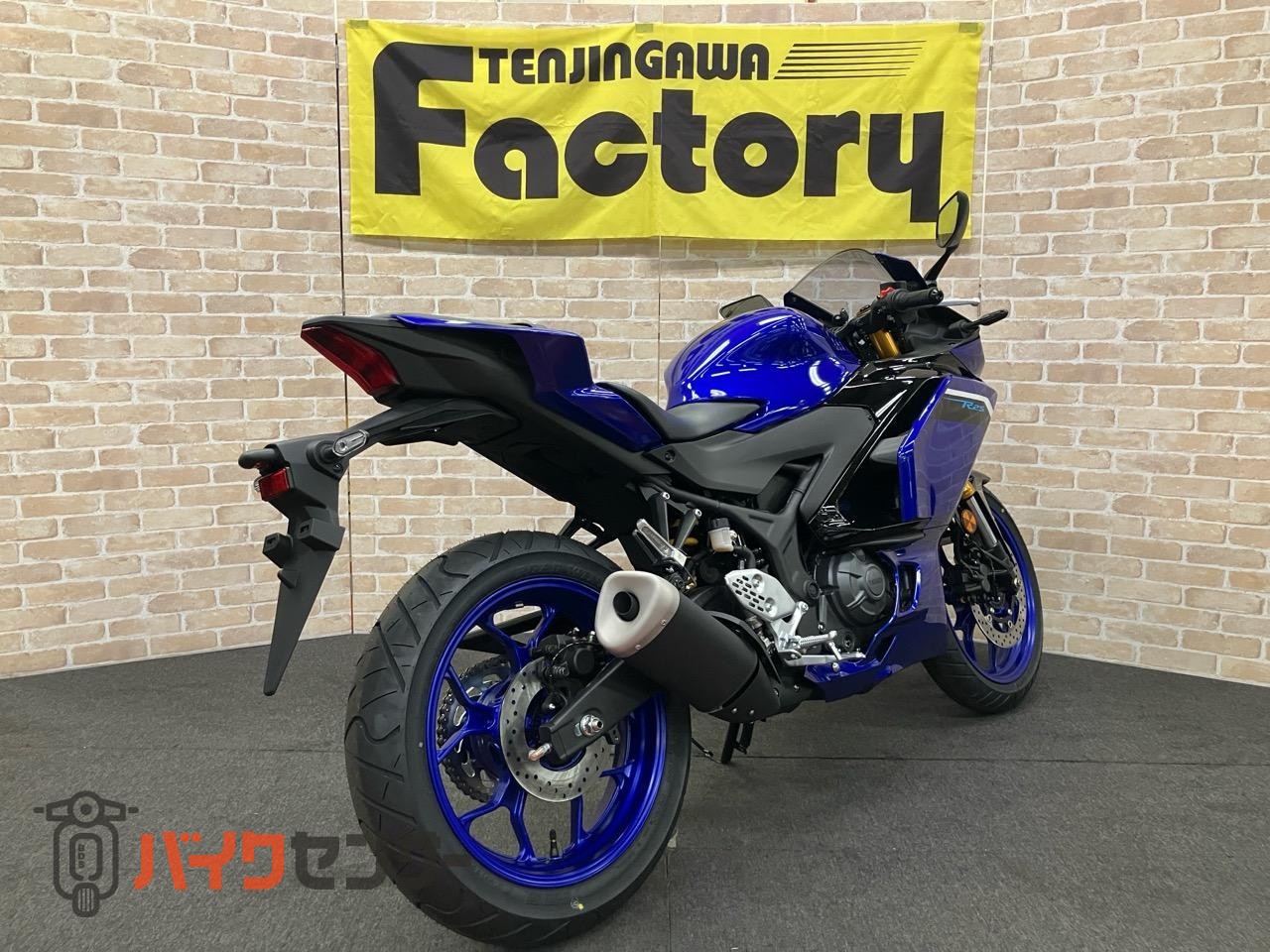 ＹＺＦ－Ｒ２５　ＡＢＳ　新型　ＬＥＤヘッドライト　倒立フォーク　セパレートハンドル_4
