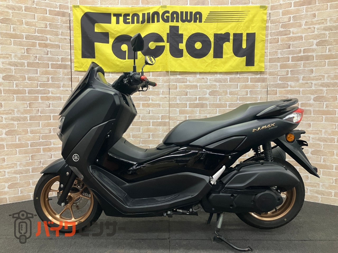 NMAX155　マットブラック　高速道路ＯＫ！　ゴールドホイール　スマートキー　ＬＥＤヘッドライト_1