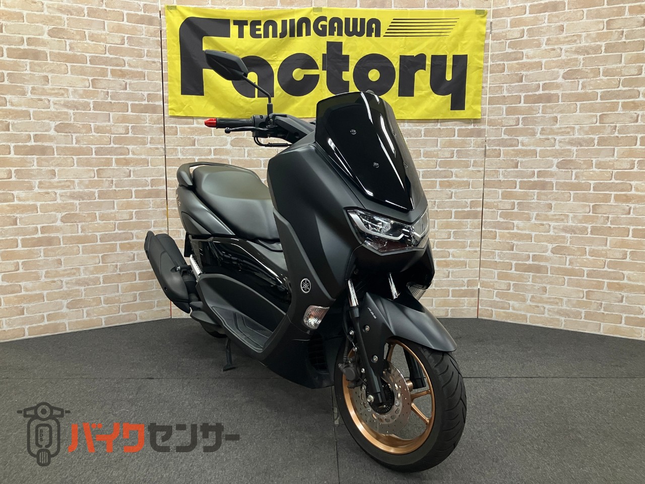 NMAX155　マットブラック　高速道路ＯＫ！　ゴールドホイール　スマートキー　ＬＥＤヘッドライト_2