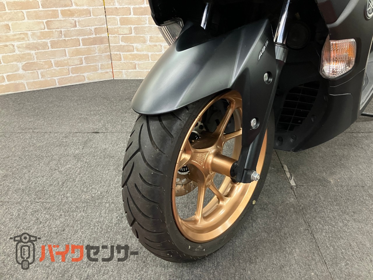 NMAX155　マットブラック　高速道路ＯＫ！　ゴールドホイール　スマートキー　ＬＥＤヘッドライト_11