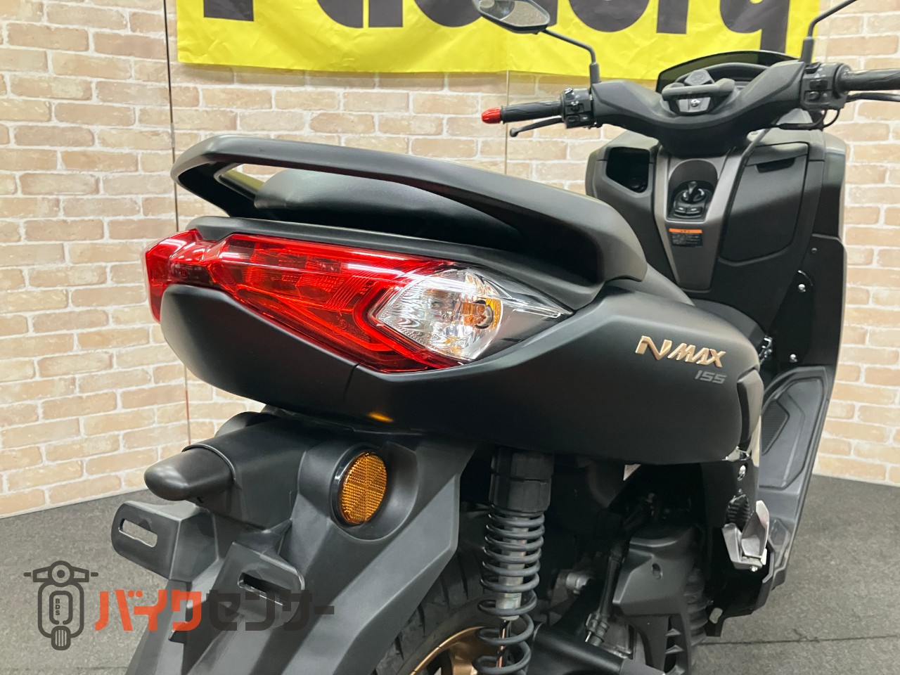 NMAX155　マットブラック　高速道路ＯＫ！　ゴールドホイール　スマートキー　ＬＥＤヘッドライト_24