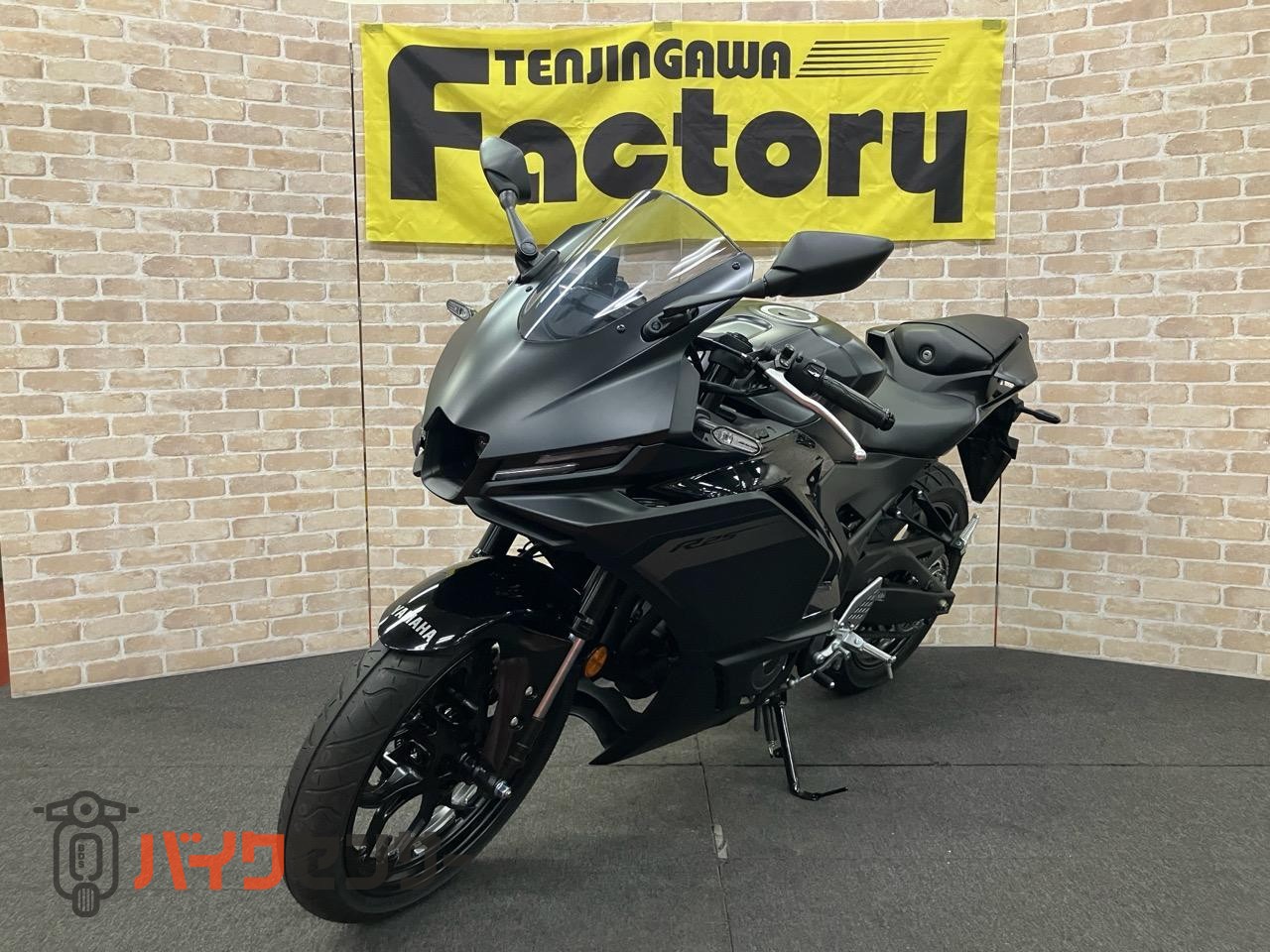 ＹＺＦ－Ｒ２５　ＡＢＳ　新型　ＬＥＤヘッドライト　倒立フォーク　セパレートハンドル_3
