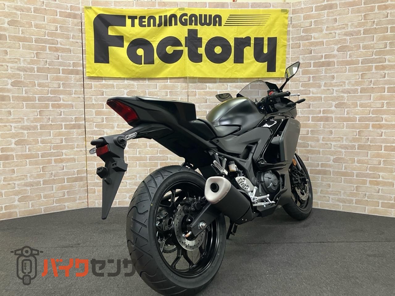ＹＺＦ－Ｒ２５　ＡＢＳ　新型　ＬＥＤヘッドライト　倒立フォーク　セパレートハンドル_4