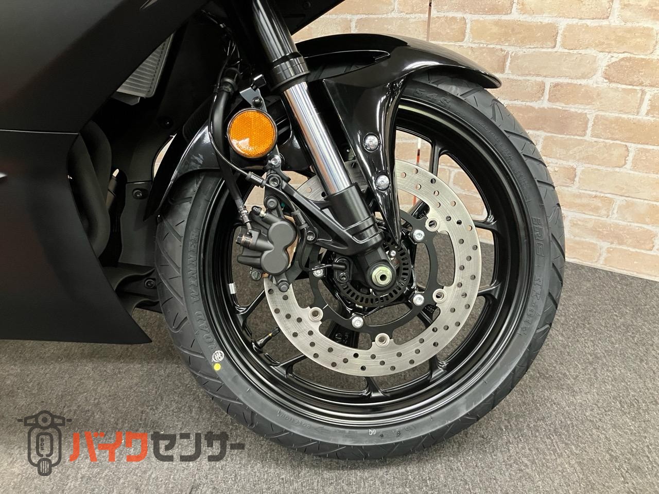 ＹＺＦ－Ｒ２５　ＡＢＳ　新型　ＬＥＤヘッドライト　倒立フォーク　セパレートハンドル_9